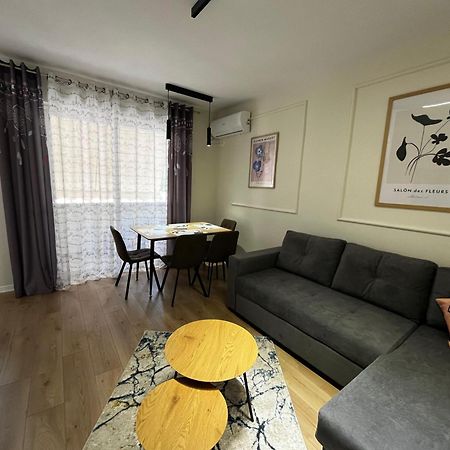 Charming Comfort Apartment Tirana Exterior foto